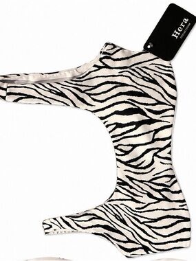 Hera Collection Zebra-Print Sports Bra - Black & White